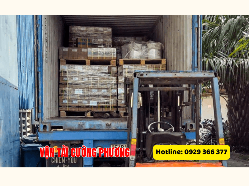 xe tải chở hàng quận 4