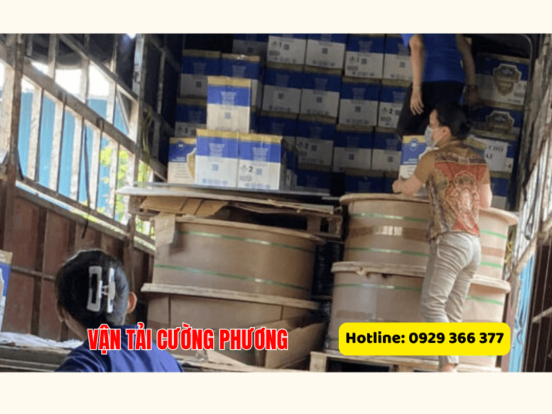 xe tải chở hàng quận 4