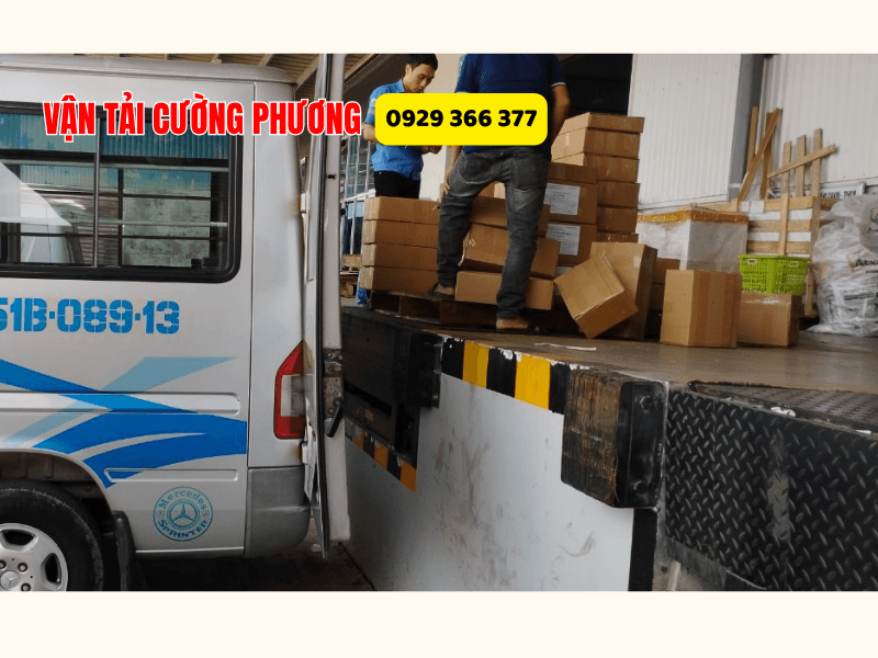 xe tải chở hàng quận 6