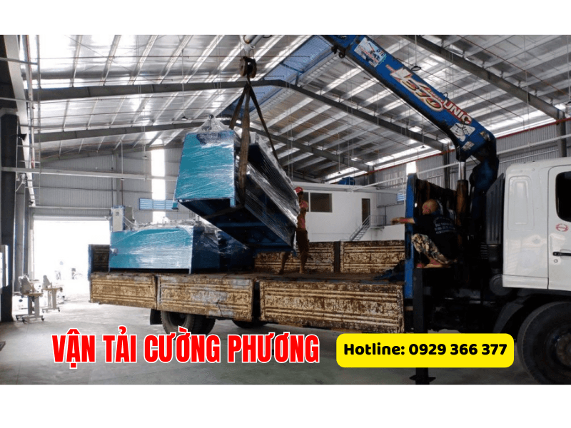 xe tải chở hàng hóa kho xưởng